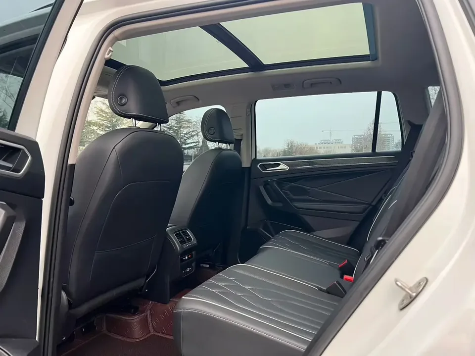 Volkswagen Tiguan L Tiguan L 2022 330TSI Automatic 2WD R-Line Enjoy Edition 2023 — миниатюра 3