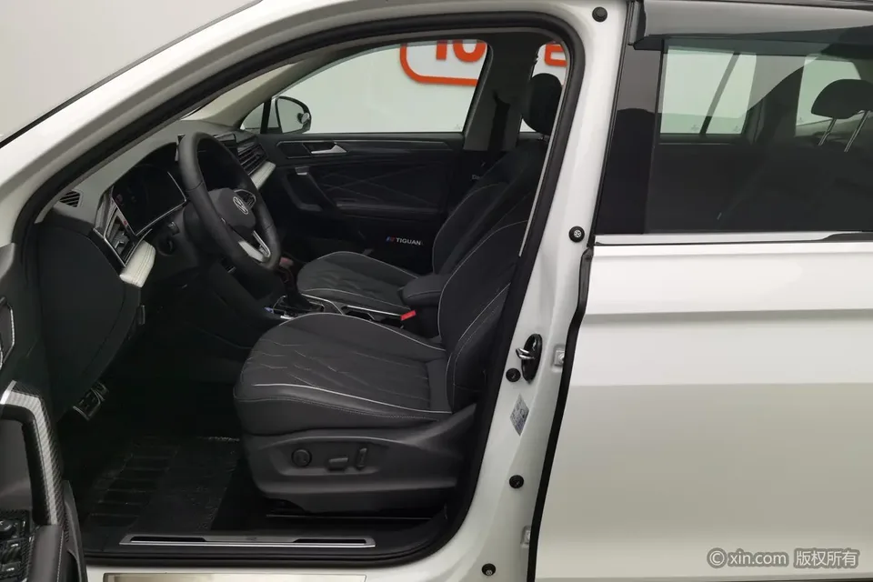 Volkswagen Tiguan L facelift 330TSI 2WD R-Line Enjoy Edition 2023 — миниатюра 5