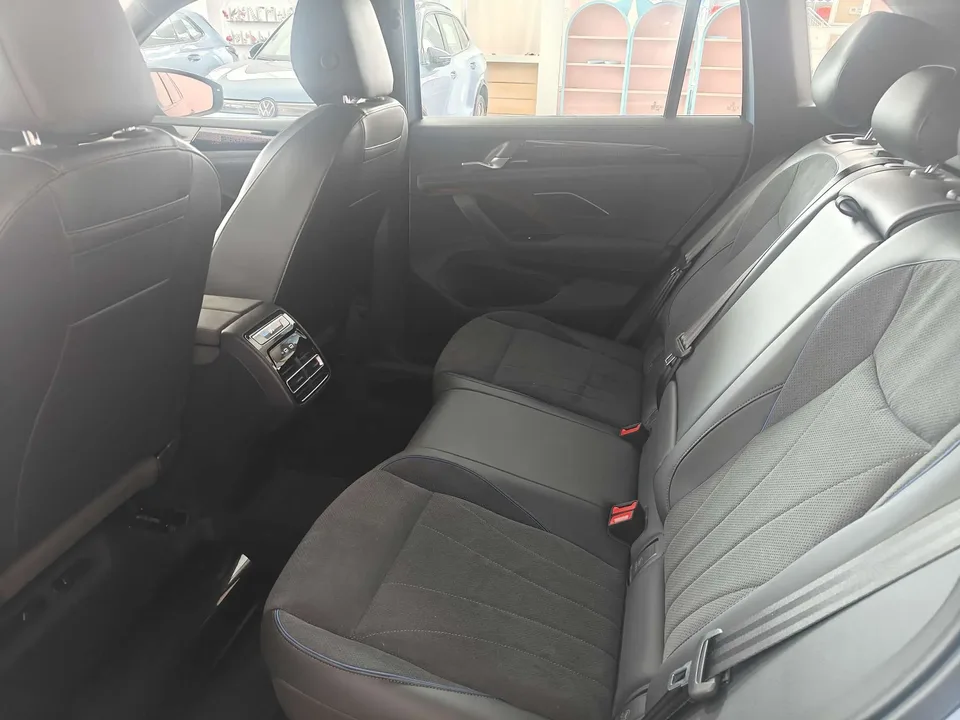 Volkswagen Tiguan L Tiguan L 2024 Pro 380TSI 4WD R-Line Premium Edition 2024 — thumbnail 5