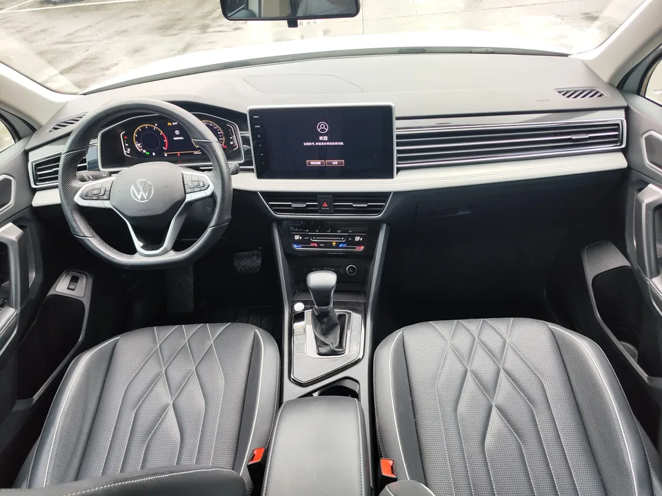 Volkswagen Tiguan L 300TSI 2WD Intelligent Edition 2023 — миниатюра 2