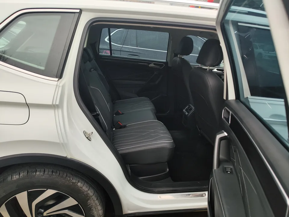 Volkswagen Tiguan L 300TSI 2WD Intelligent Edition 2023 — миниатюра 5