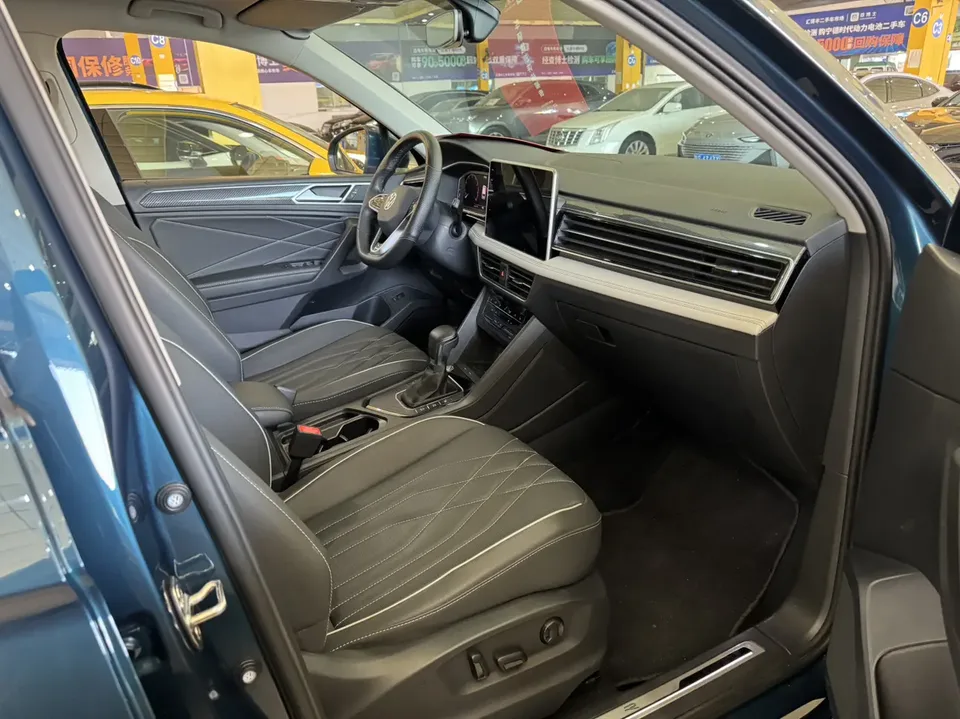 Volkswagen Tiguan L Tiguan L 2022 330TSI Automatic 2WD R-Line Enjoy Edition 2022 — миниатюра 3