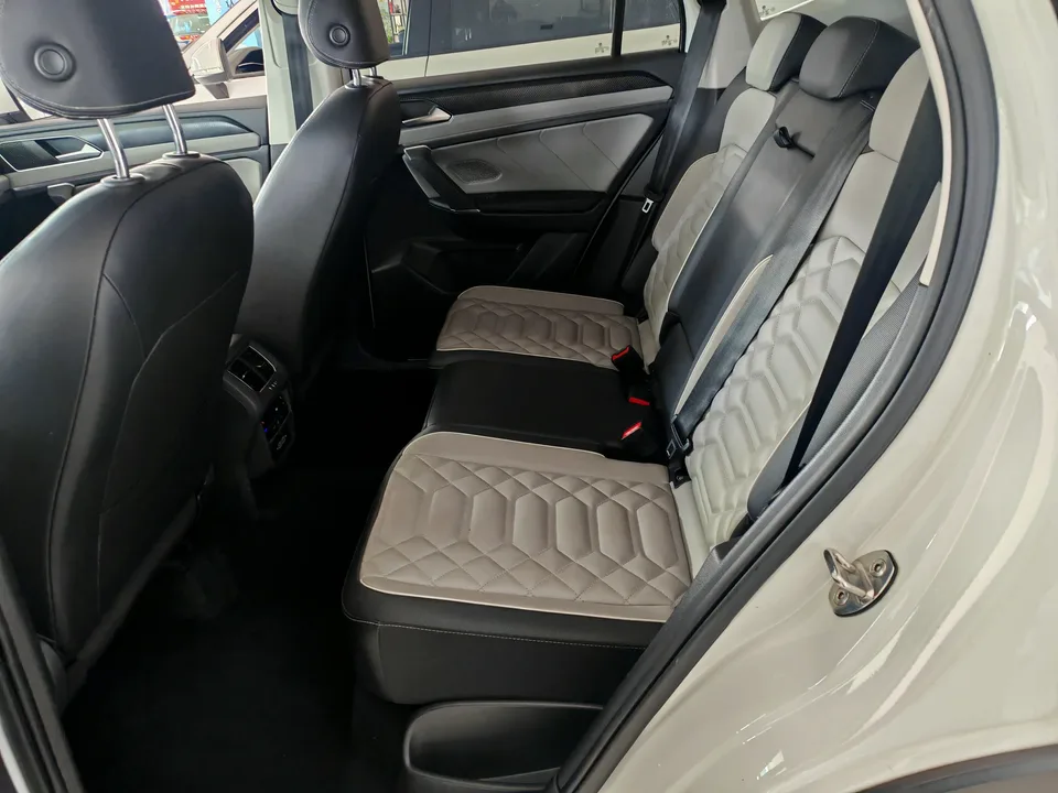 Volkswagen Tayron 300TSI 2WD Luxury Plus Advanced Edition 2022 — миниатюра 3