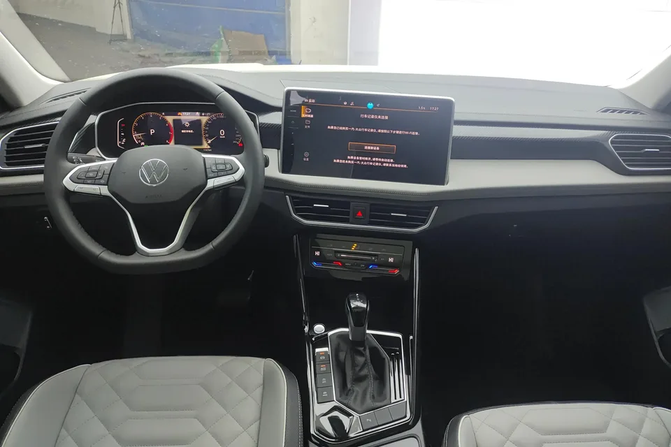 Volkswagen Tayron Tanyue 2026 3000 million selected model 300TSI two-wheel drive 2025 — миниатюра 5