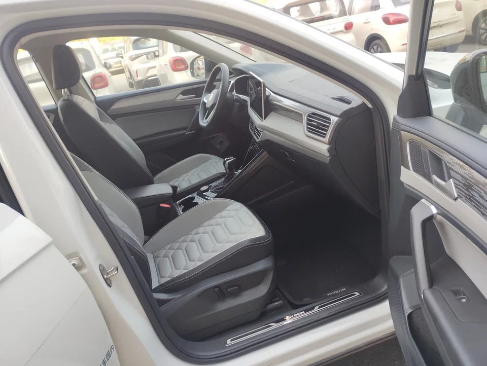 Volkswagen Tayron Tayron 2023 facelift 380TSI four-wheel drive R-Line high-energy version 2023 — миниатюра 5