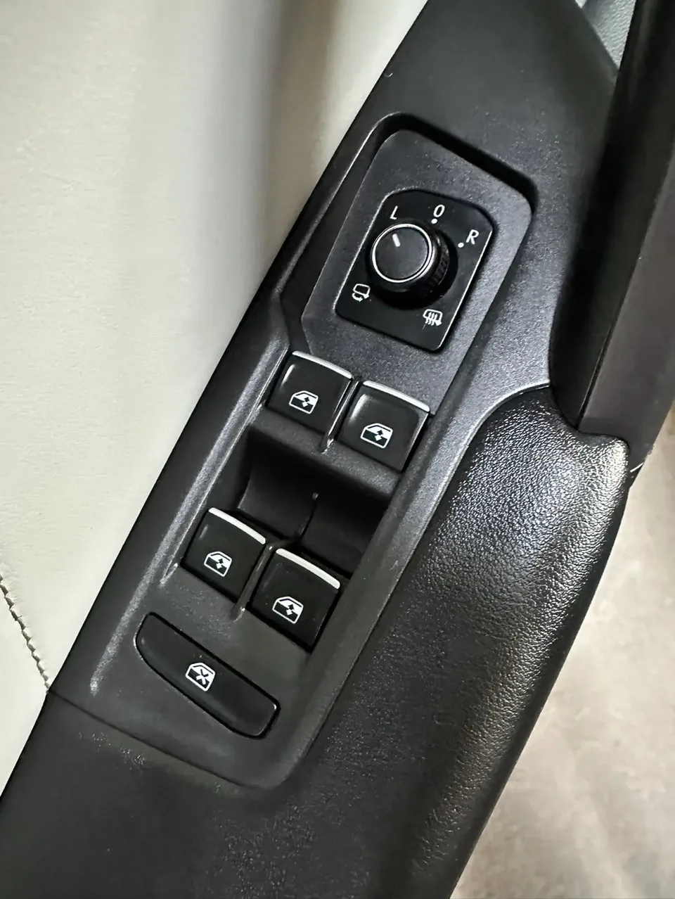 Volkswagen Tayron Tanyue 2023 280TSI 2WD Luxury Plus Advanced Edition 2022 — миниатюра 4