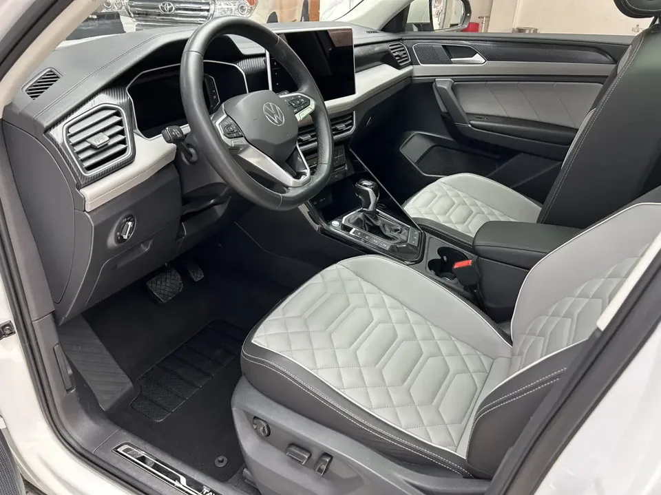 Volkswagen Tayron Tanyue 2022 280TSI 2WD Luxury Smart Edition 2022 — миниатюра 4