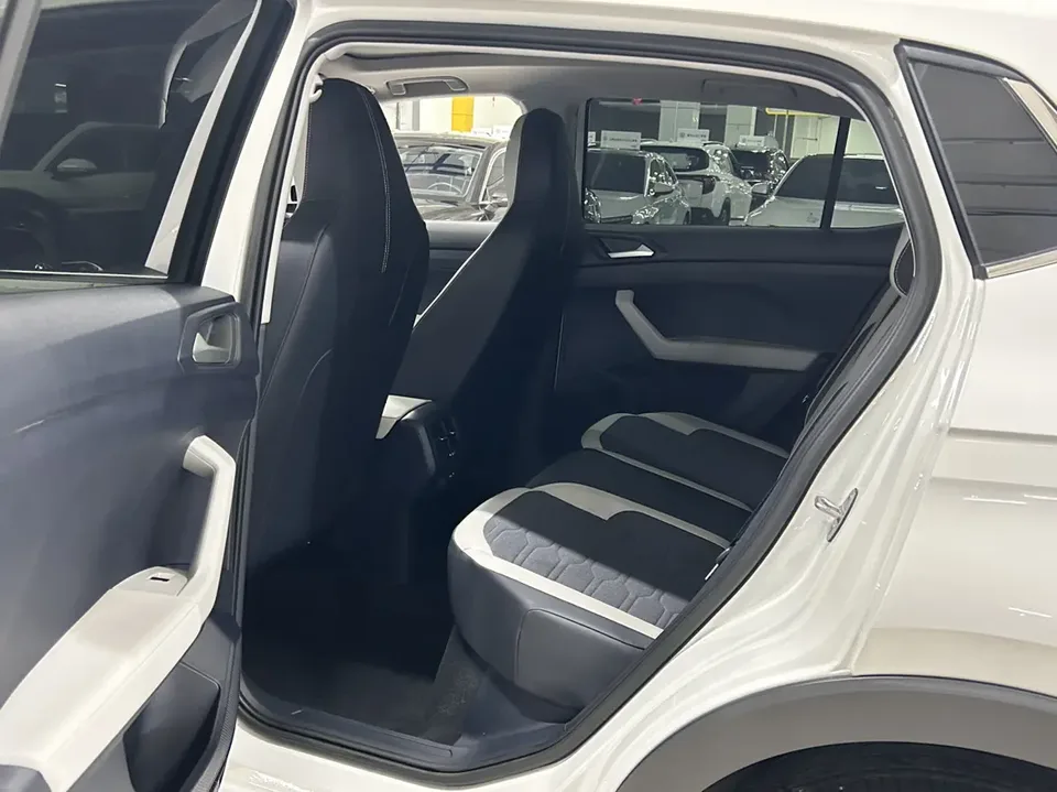 Volkswagen Tharu tuyue 2025 New 1.5L Sharp Edition 2025 — thumbnail 3