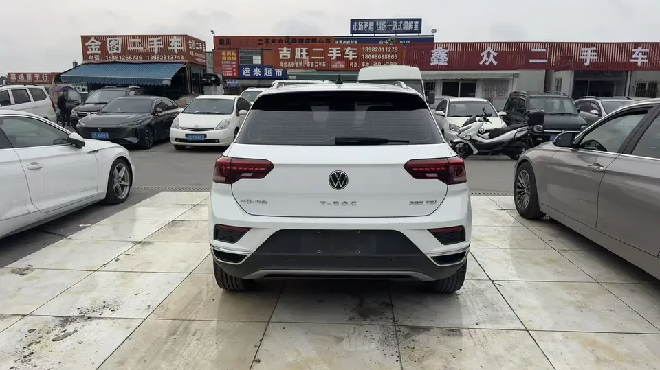 Volkswagen T-Roc Tange 280TSI DSG Two-Wheel Drive Comfort Smart Connected Edition 2022 — миниатюра 5