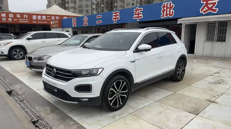 Volkswagen T-Roc Tange 280TSI DSG Two-Wheel Drive Comfort Smart Connected Edition 2022 — фото 1, купить с доставкой в Москву