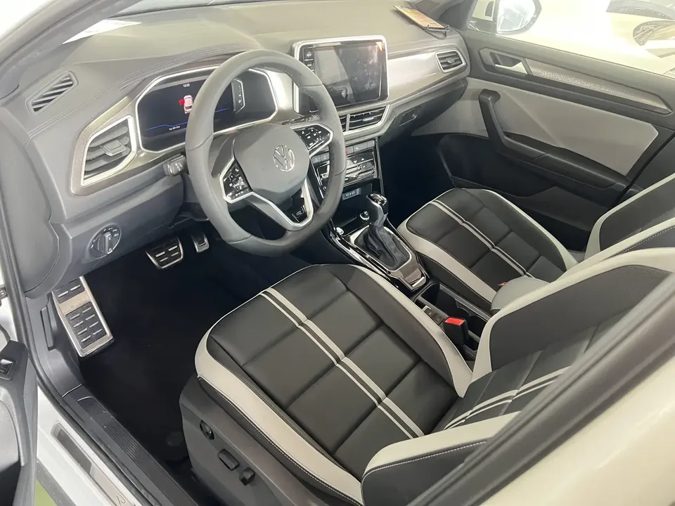 Volkswagen T-Roc facelift 300TSI DSG Chenguang version 2025 — миниатюра 5