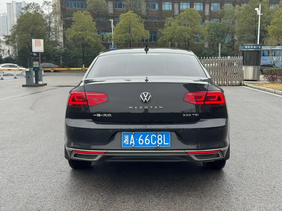 Volkswagen Magotan Magotan 2020 330TSI DSG Leading Edition 2022 — миниатюра 4