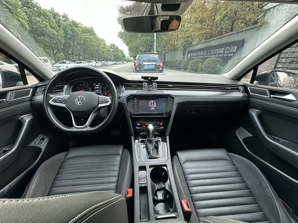 Volkswagen Magotan Magotan 2020 330TSI DSG Leading Edition 2022 — миниатюра 3