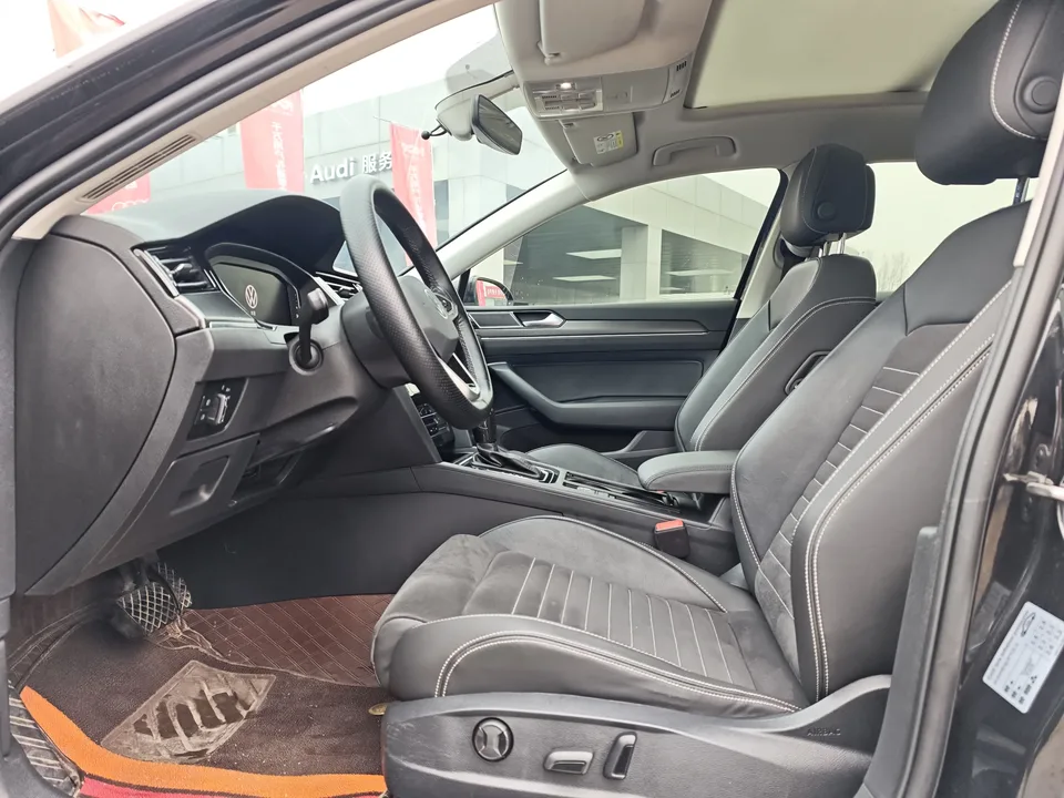 Volkswagen Magotan 330TSI DSG 30th Anniversary Edition 2022 — миниатюра 4