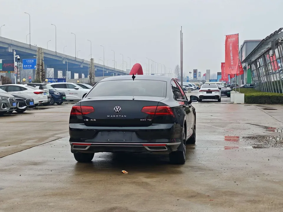 Volkswagen Magotan 330TSI DSG 30th Anniversary Edition 2022 — миниатюра 5