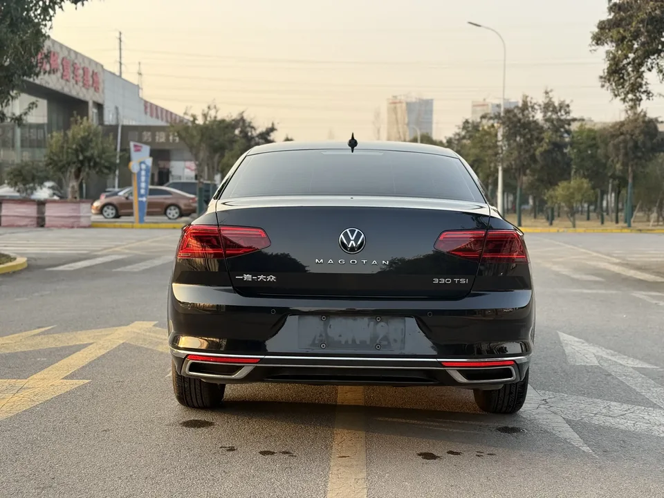 Volkswagen Magotan 330TSI DSG 30th Anniversary Edition 2022 — миниатюра 2
