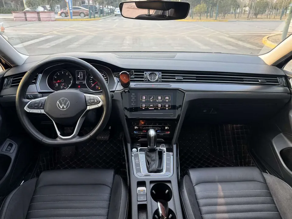Volkswagen Magotan 330TSI DSG 30th Anniversary Edition 2022 — миниатюра 5