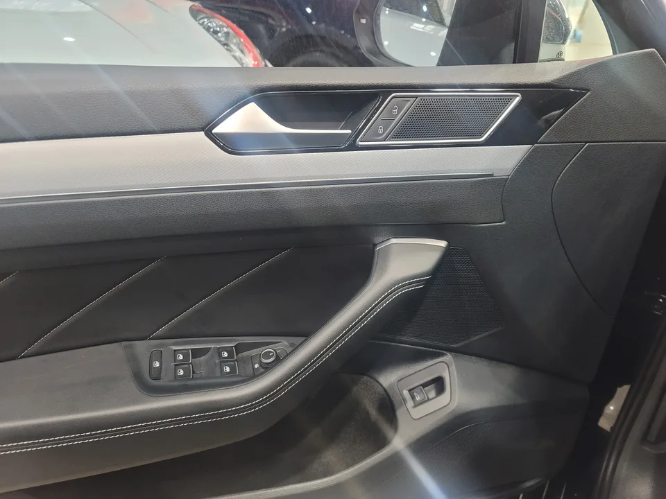 Volkswagen Magotan Magotan 2023 2 million commemorative edition 280TSI DSG comfort model 2024 — миниатюра 5