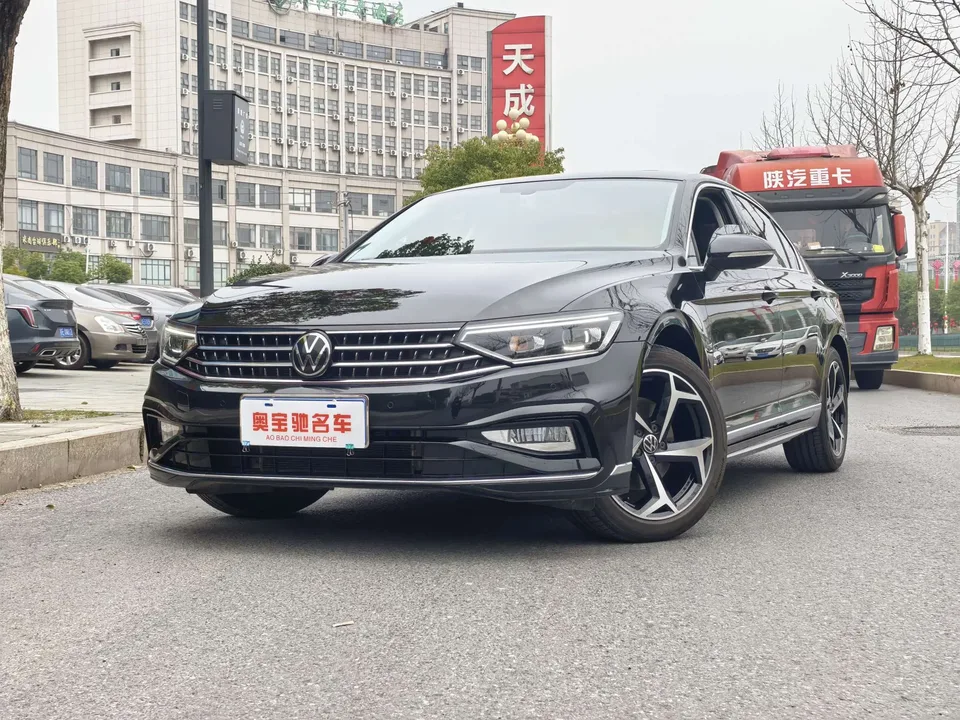 Volkswagen Magotan 2025