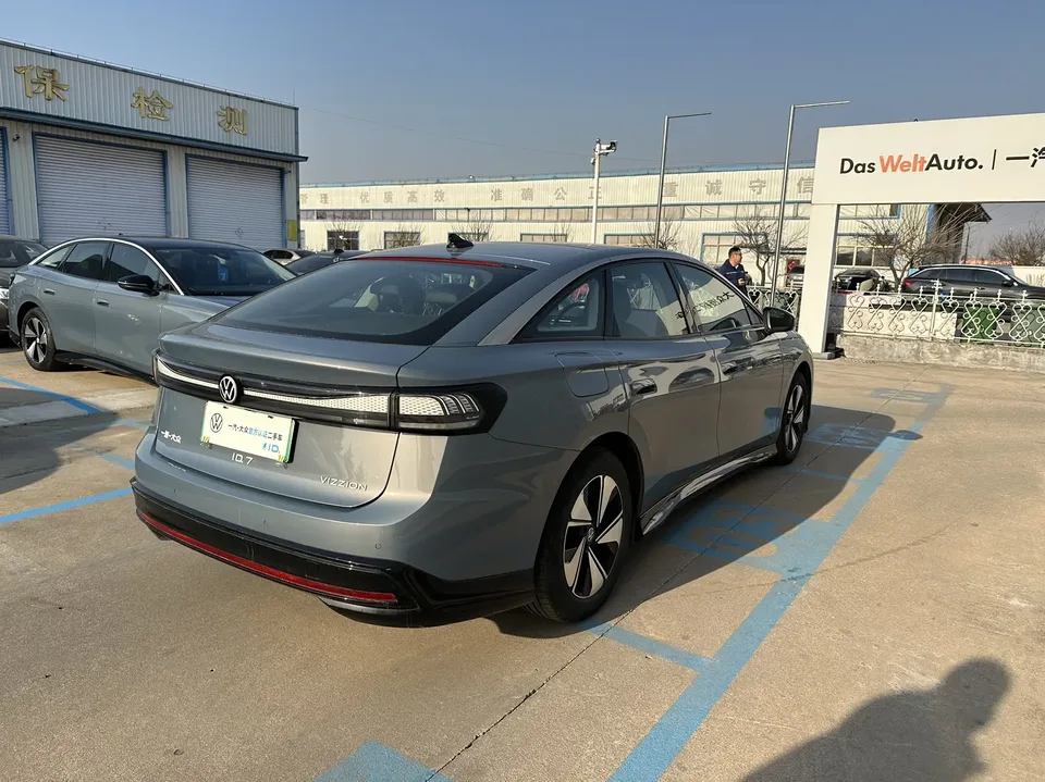 Volkswagen ID.7 VIZZION ID.7 VIZZION 2024 AIR version 2024 — миниатюра 2