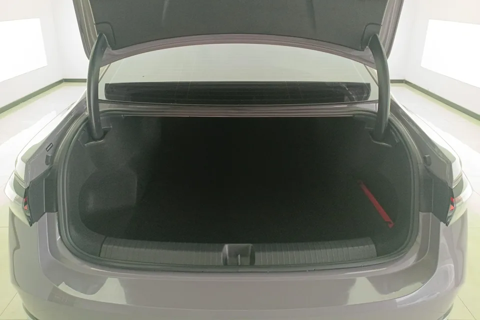 Volkswagen Passat Passat 2025 Pro 380TSI Dragon Edition 2024 — thumbnail 5
