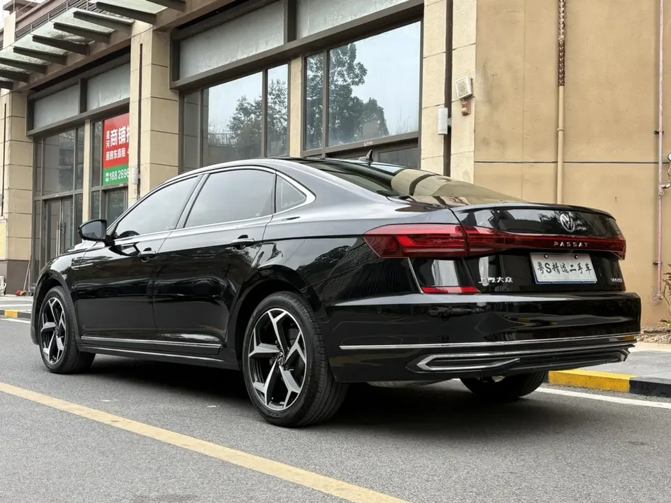 Volkswagen Passat Passat 2024 380TSI Starry Sky Deluxe Edition 2024 — миниатюра 2