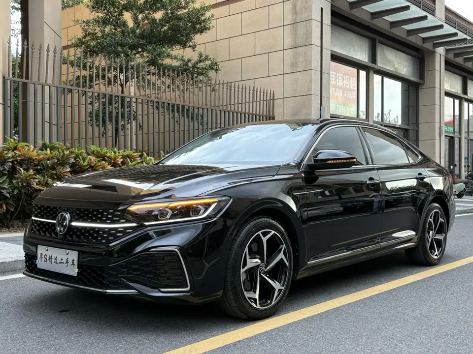 Volkswagen Passat 2024