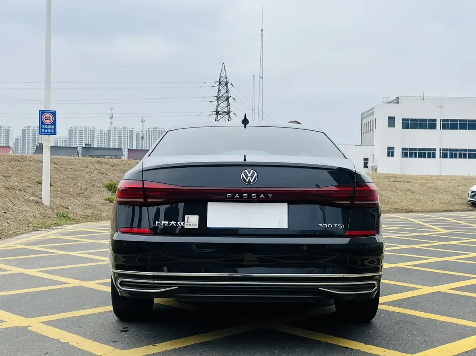 Volkswagen Passat Passat 2022 330TSI Starry Sky Deluxe Edition 2022 — миниатюра 2