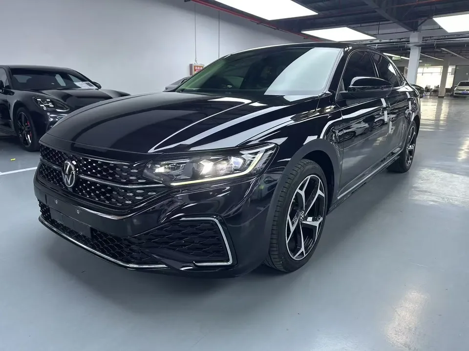 Volkswagen Passat 2023