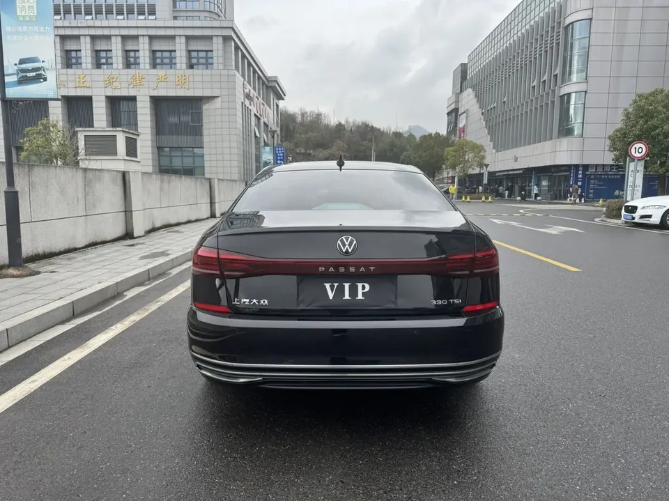 Volkswagen Passat Passat 2023 330TSI Elite Edition 2023 — миниатюра 3