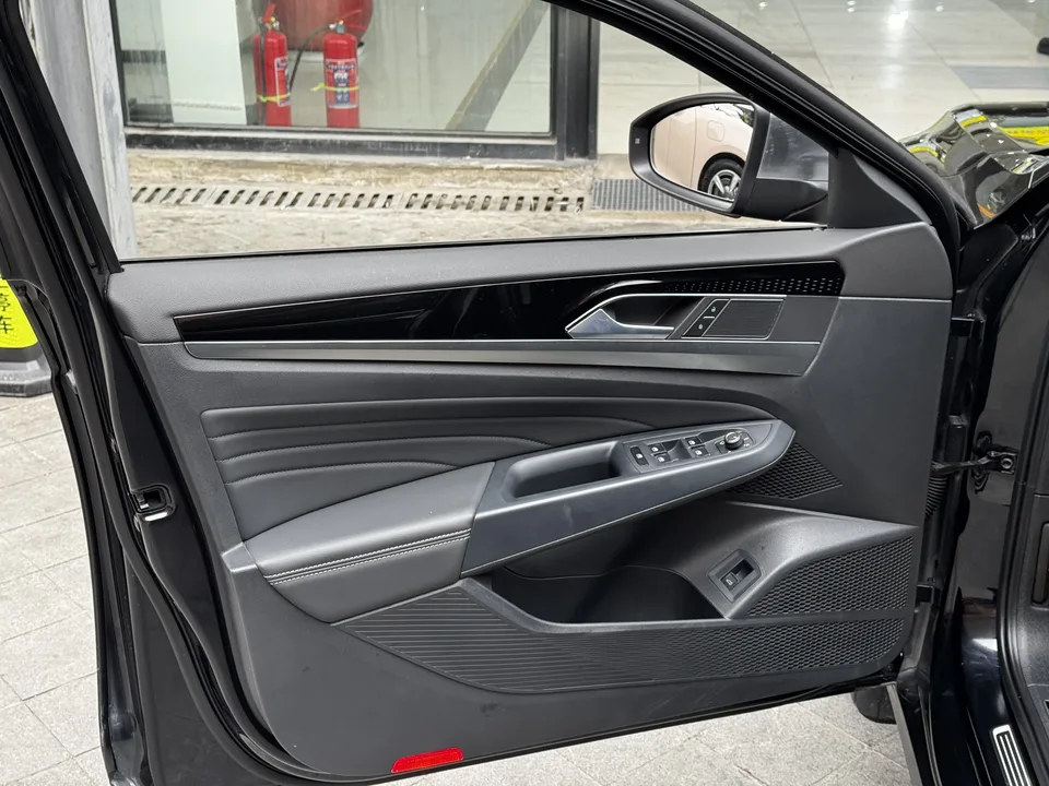 Volkswagen Passat facelift 380TSI luxury version 2024 — миниатюра 2