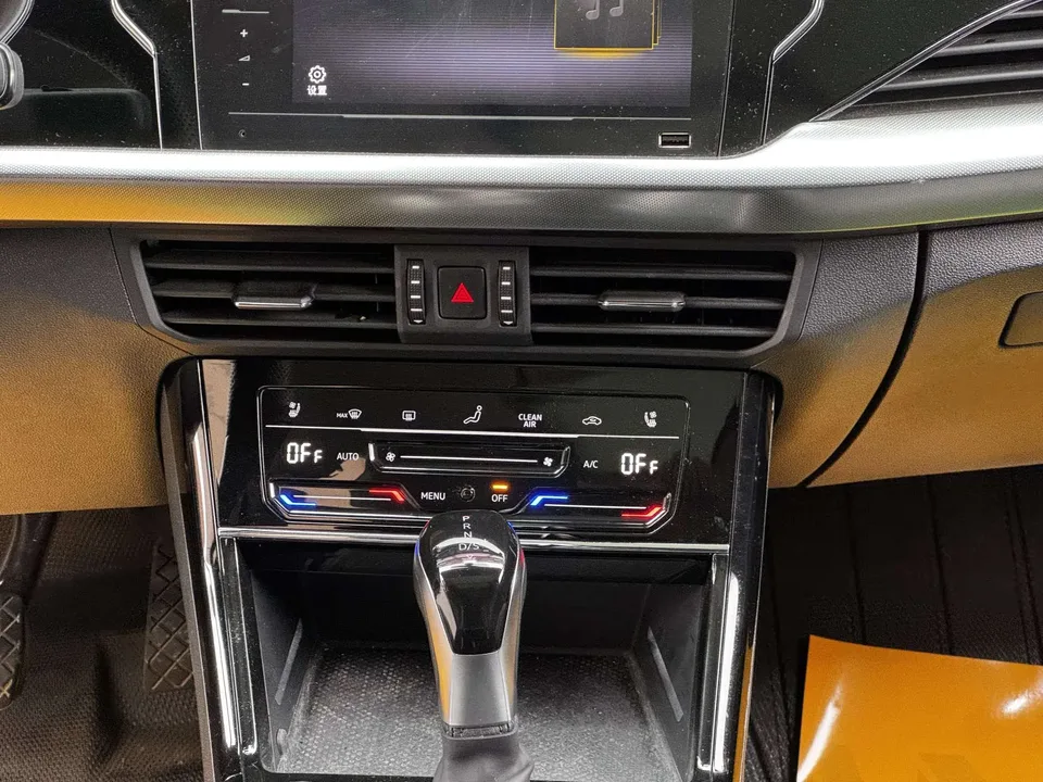 Volkswagen Passat facelift 380TSI luxury version 2024 — миниатюра 3