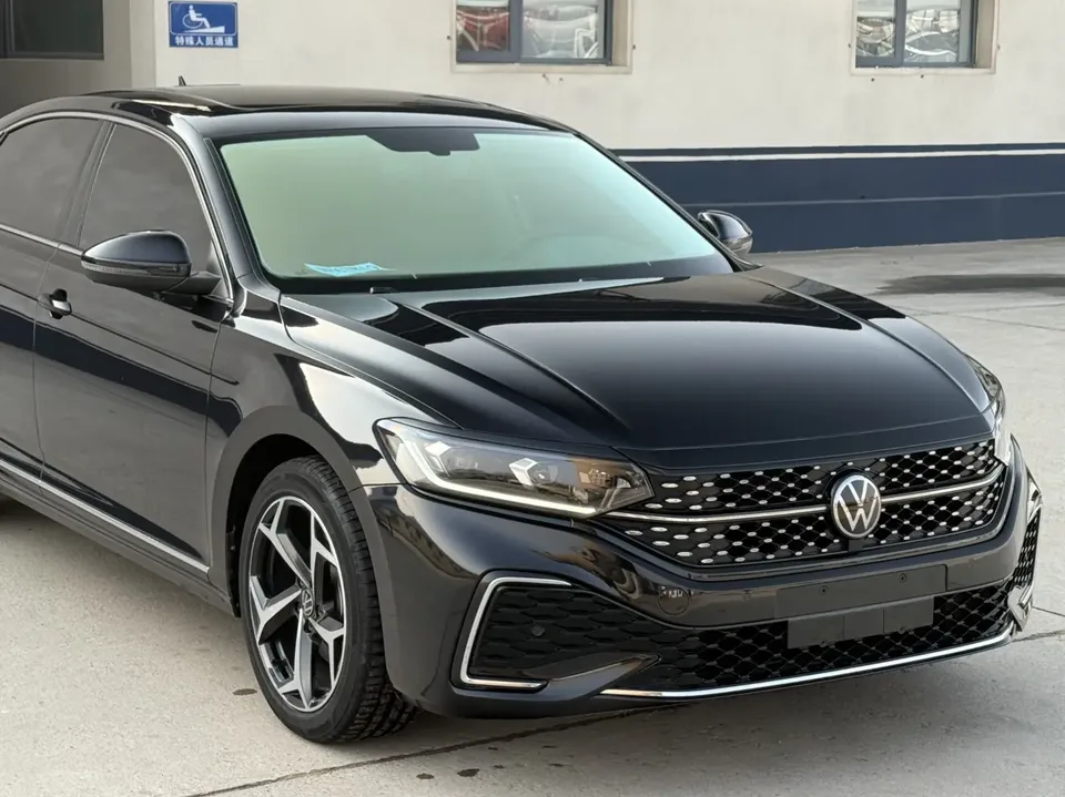 Volkswagen Passat facelift 330TSI Elite Edition 2023 — миниатюра 2