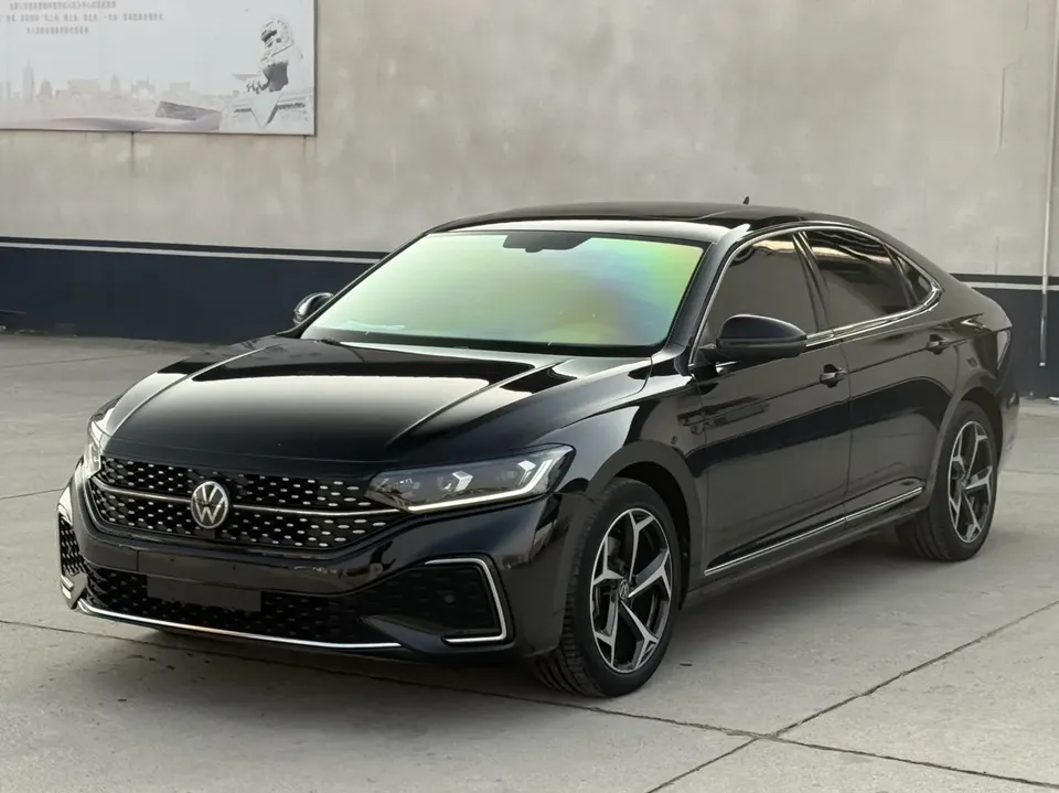 Volkswagen Passat 2023