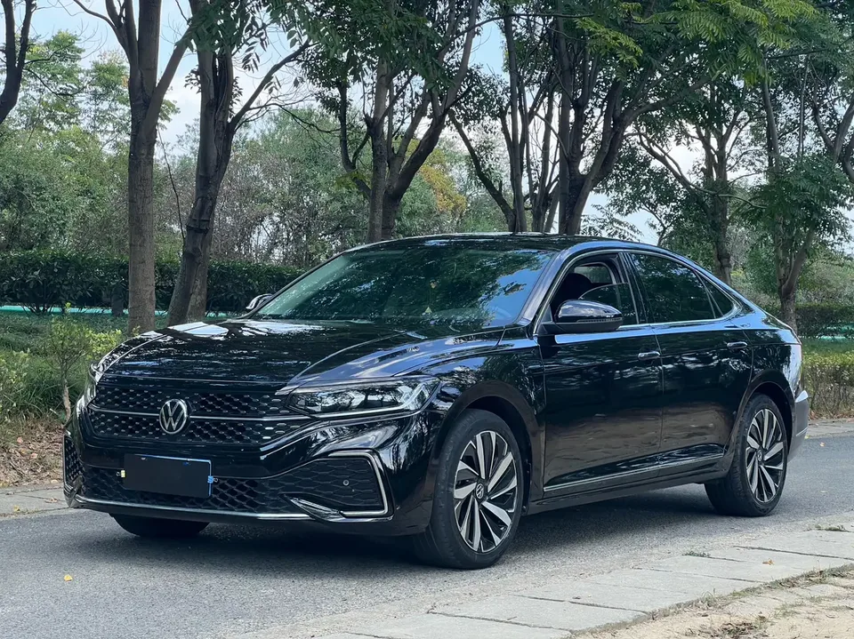 Volkswagen Passat 2022