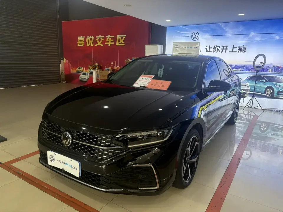 Volkswagen Passat 2023