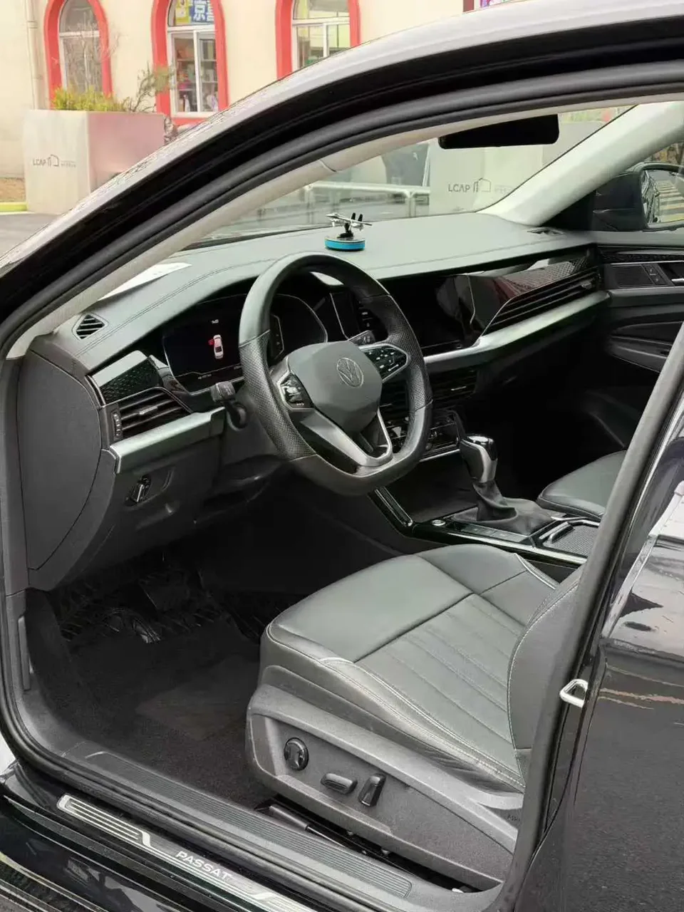 Volkswagen Passat facelift 330TSI Elite Edition 2023 — миниатюра 4