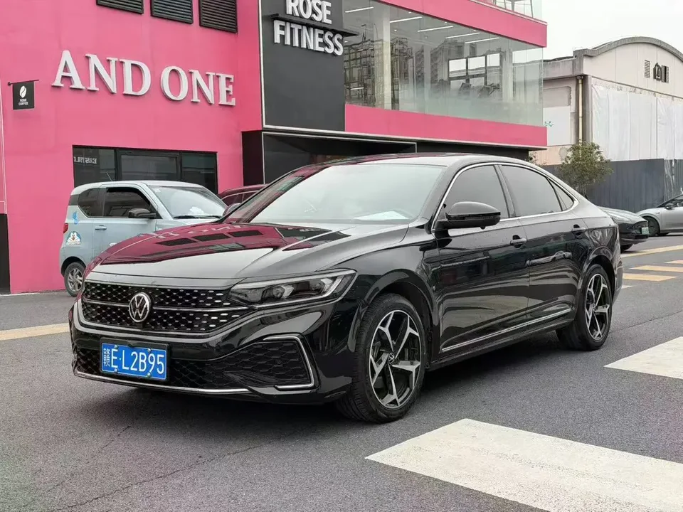 Volkswagen Passat 2023