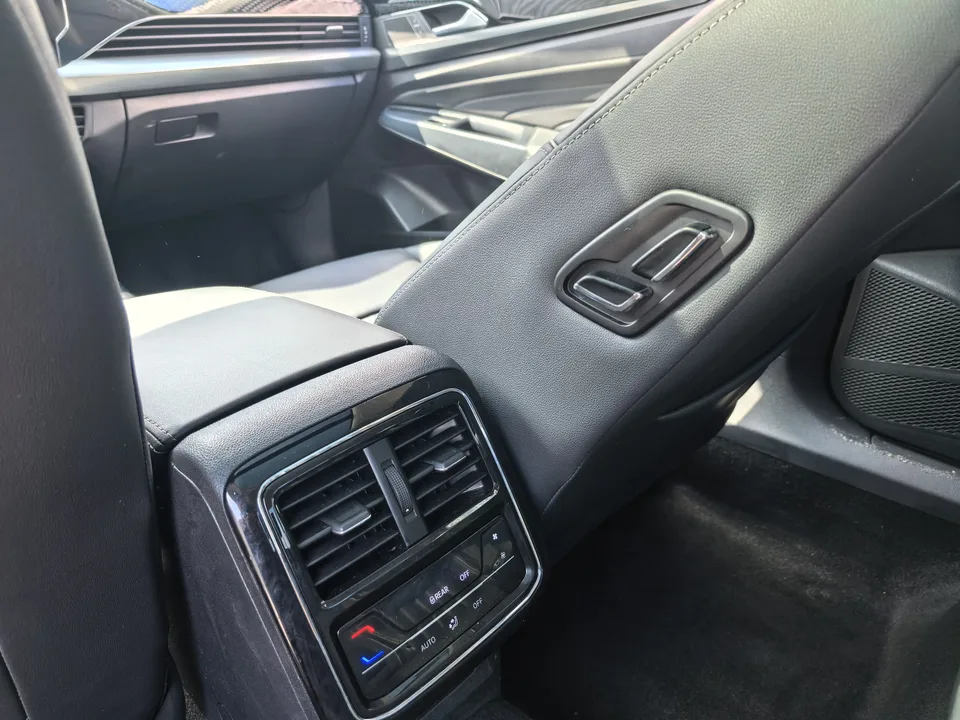 Volkswagen Passat facelift 330TSI Star Elite Edition 2023 — миниатюра 5