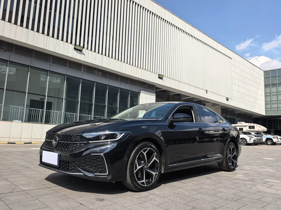 Volkswagen Passat 2023