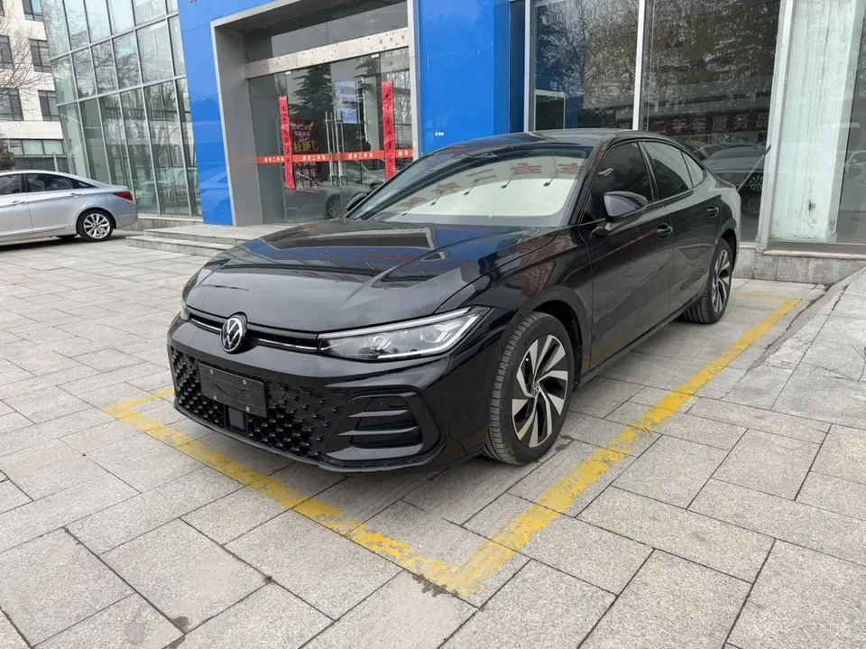 Volkswagen Passat 2025