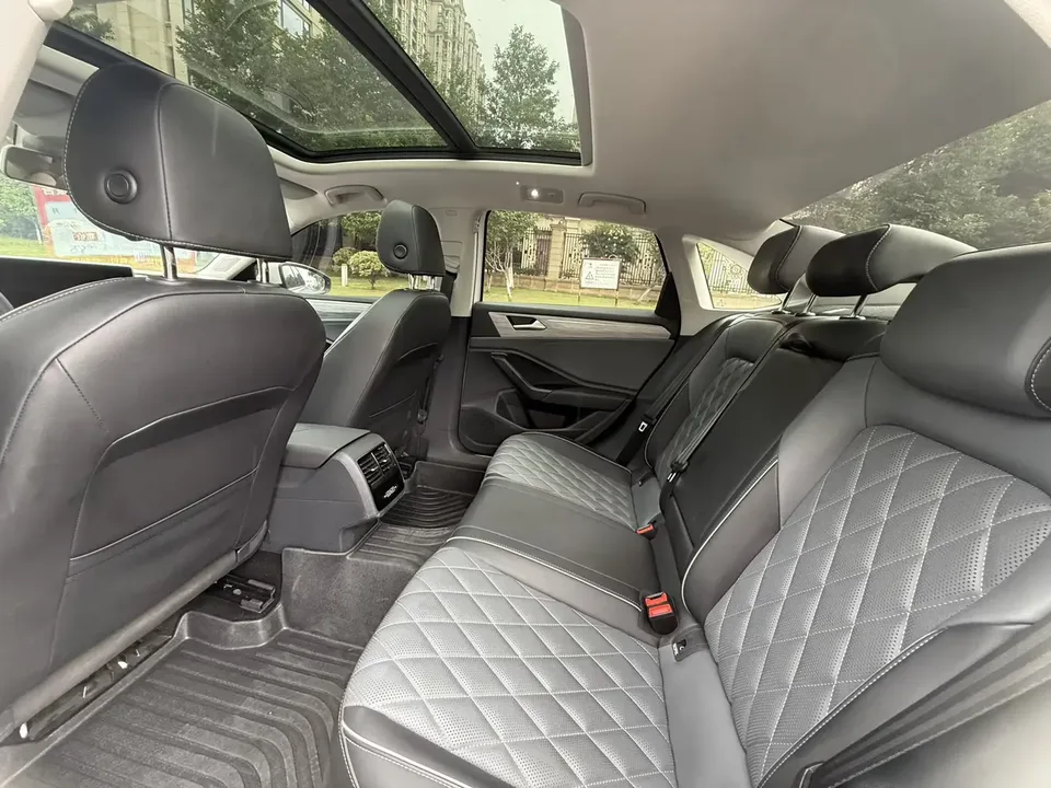 Volkswagen Sagitar 2023 Sagitar 300TSI DSG Excellence Edition 2024 — миниатюра 5