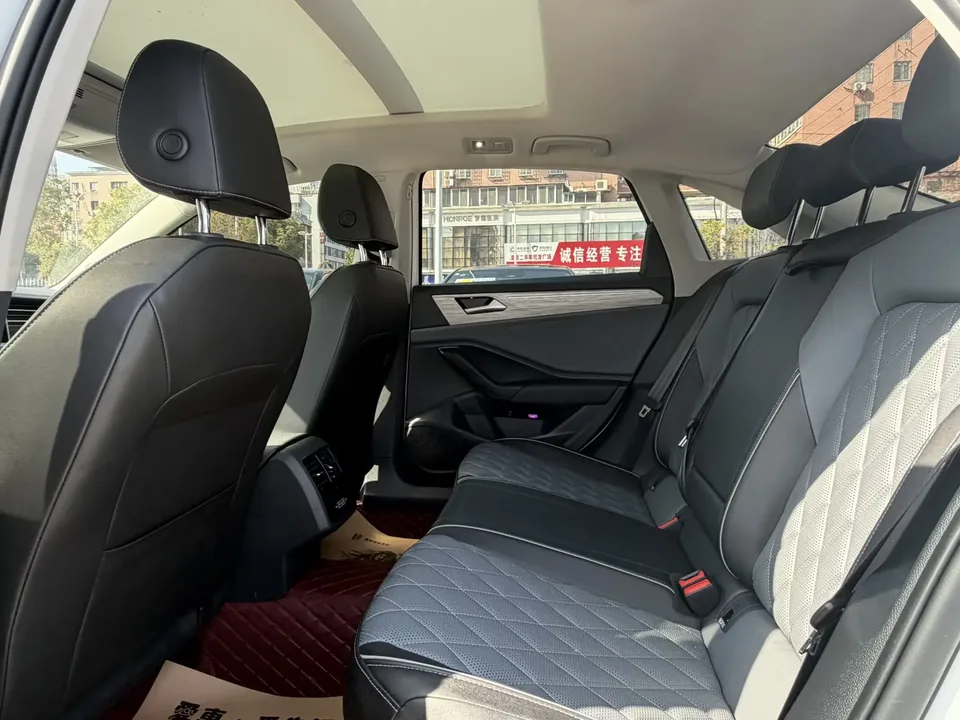 Volkswagen Sagitar Sagitar 300TSI DSG Beyond Edition 2024 — миниатюра 5