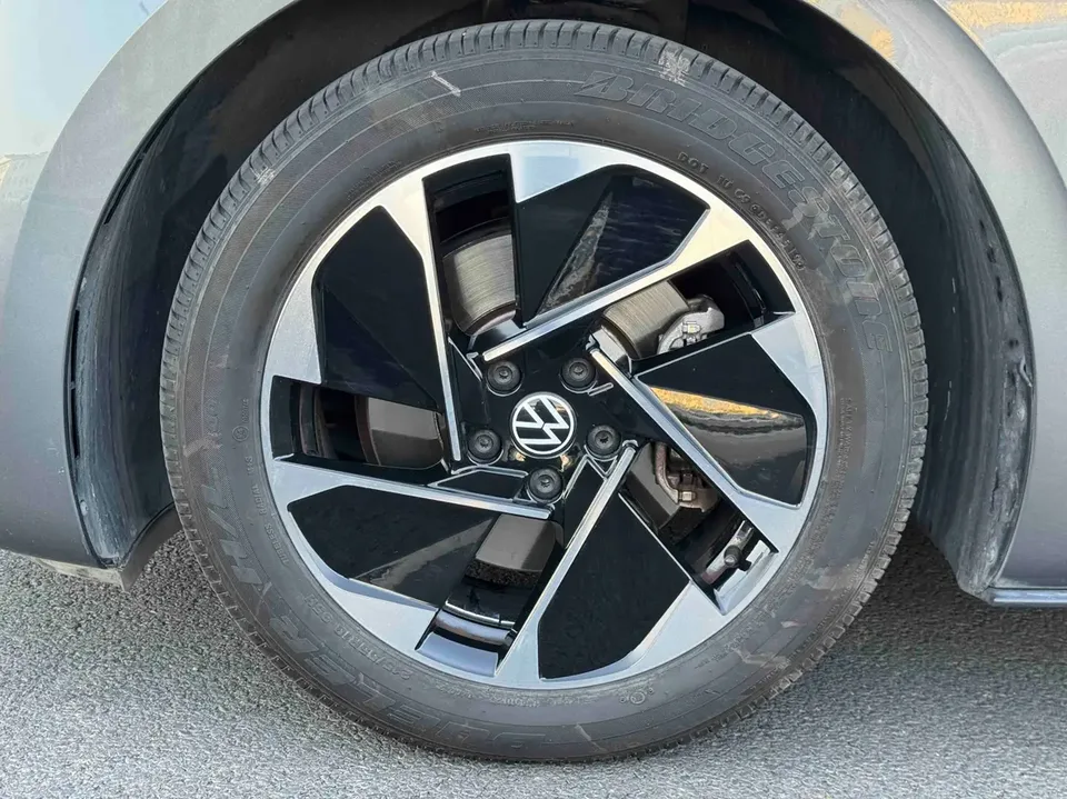 Volkswagen ID.3 Pure Smart Edition 2024 — миниатюра 2
