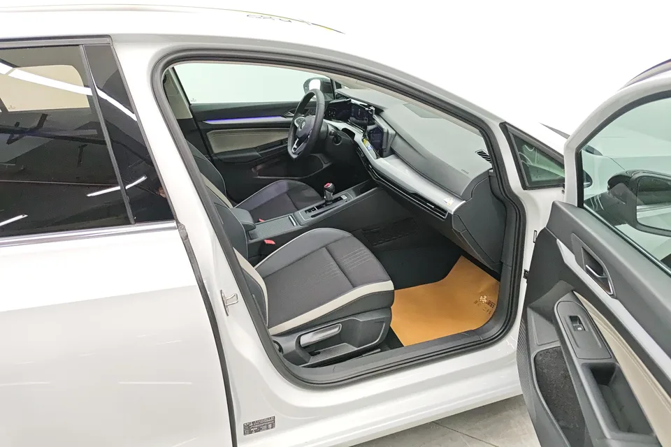 Volkswagen Golf facelift 280TSI DSG Pro 2024 — миниатюра 4