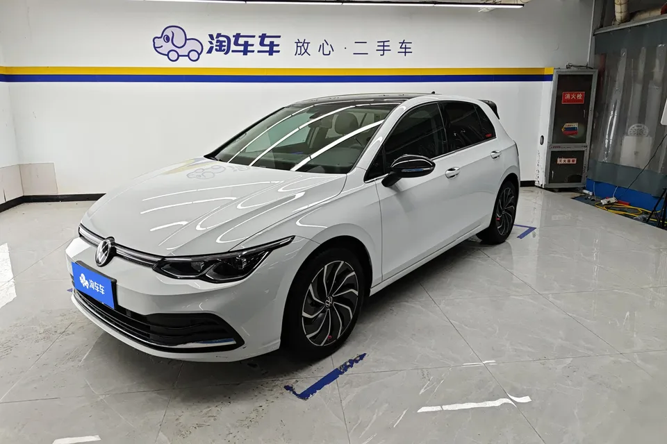 Volkswagen Golf facelift 280TSI DSG Pro 2024 — фото 1, купить с доставкой в Москву