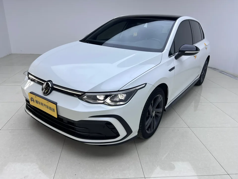 Volkswagen Golf Golf 2023 280TSI DSG R-Line Lite 2023 — фото 1, купить с доставкой в Москву