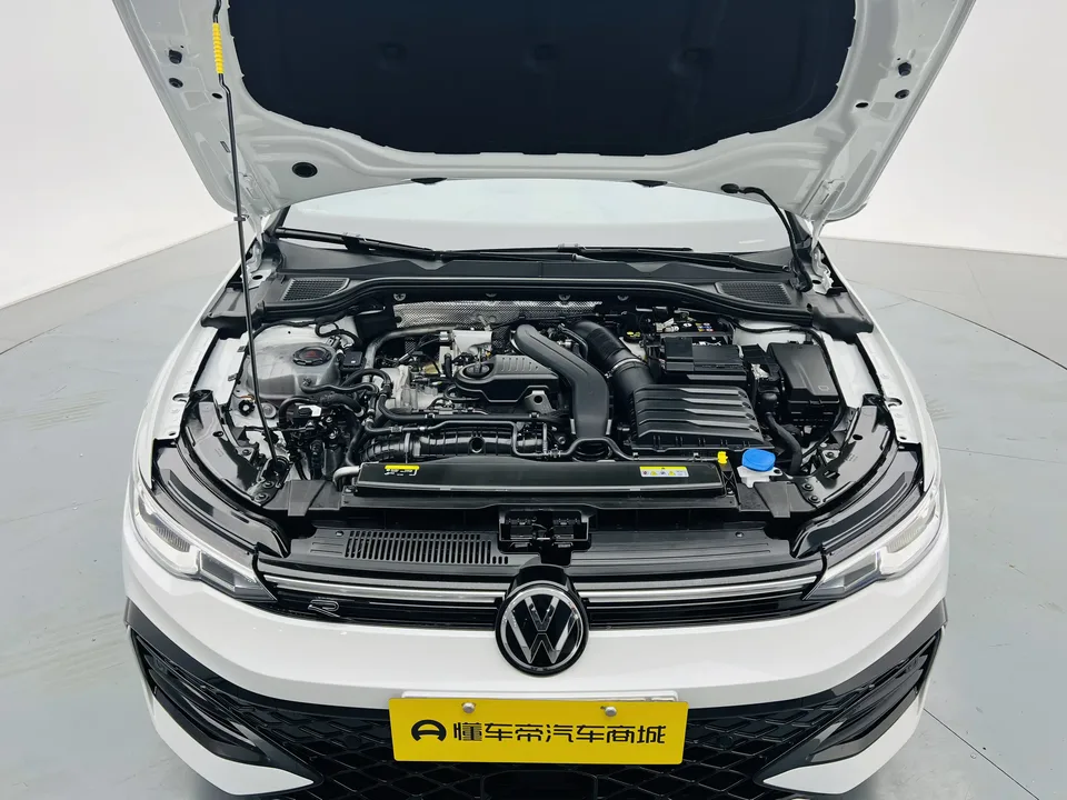 Volkswagen Golf golf 2025 300TSI R-Line facelift 2025 — thumbnail 3