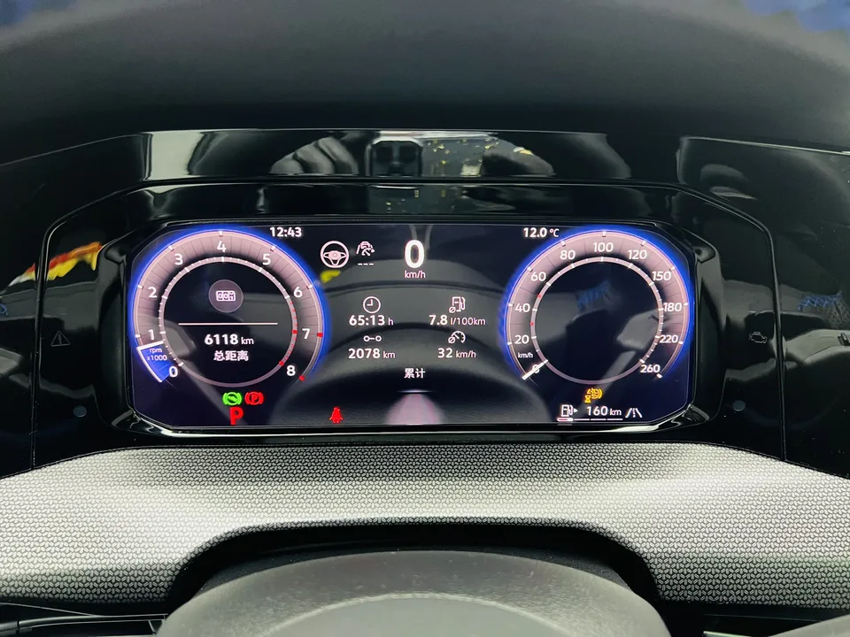 Volkswagen Golf golf 2025 300TSI R-Line facelift 2025 — thumbnail 4