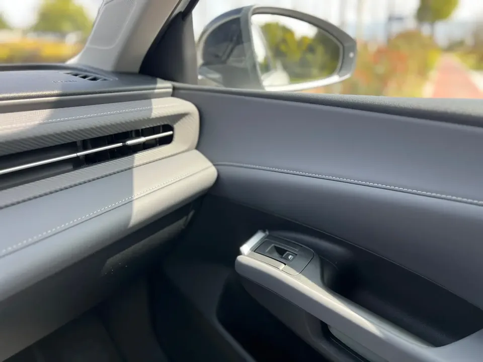 Volkswagen Lavida 2026 Volkswagen Lavida Pro 300TSI Starry Sky Six Million Edition 2026 — миниатюра 4
